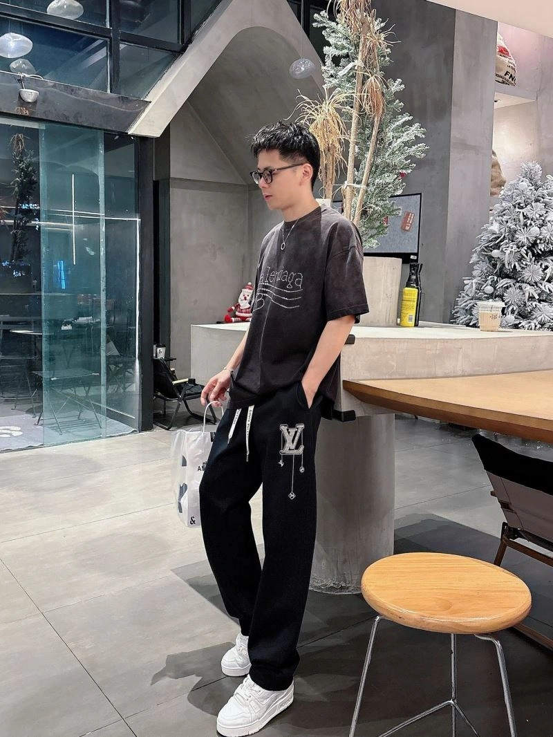 Lightweight Louis Vuitton Long Pants 134028