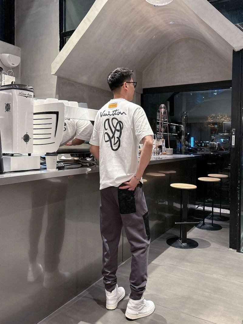 Classic Louis Vuitton Long Pants 133058