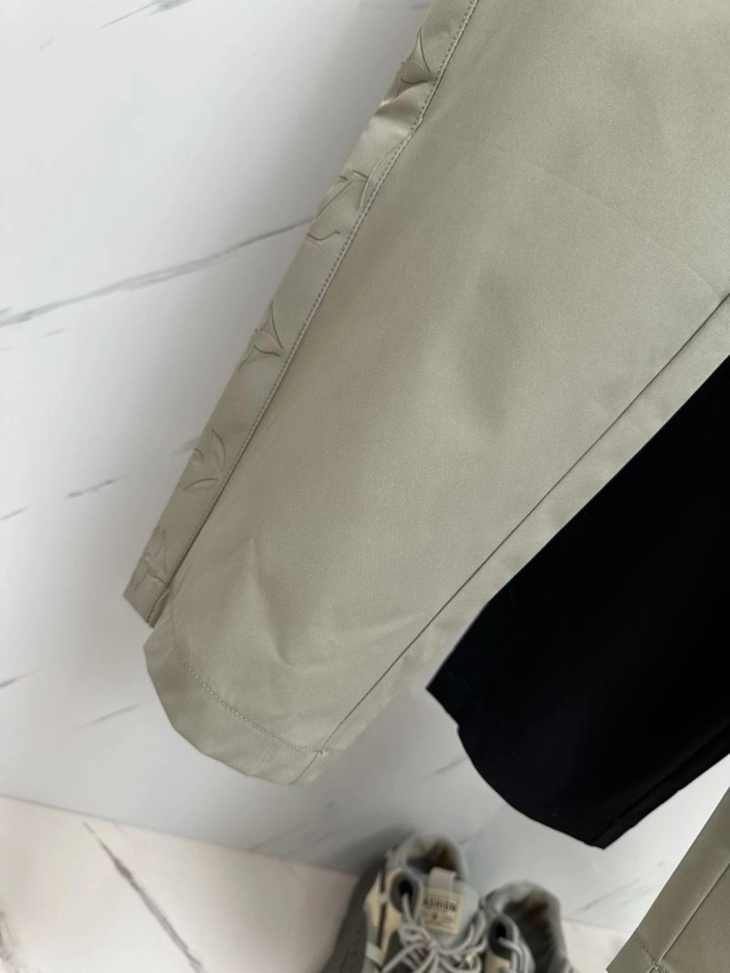 Packable Louis Vuitton Long Pants 133039