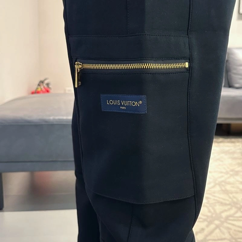 Compact Louis Vuitton Long Pants 133026