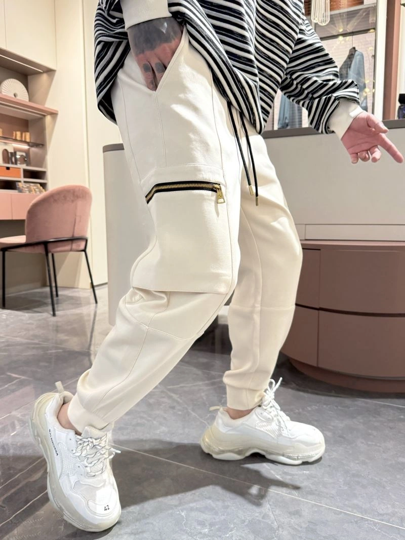 UrbanChic Louis Vuitton Long Pants 133020