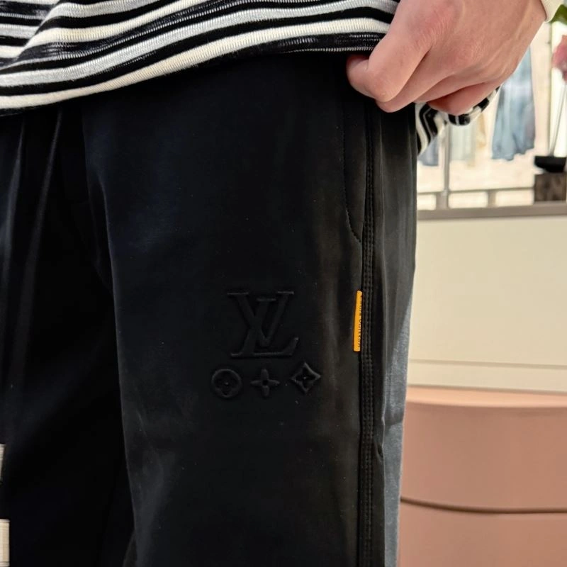 Louis Vuitton Long Pants Flexible 133002
