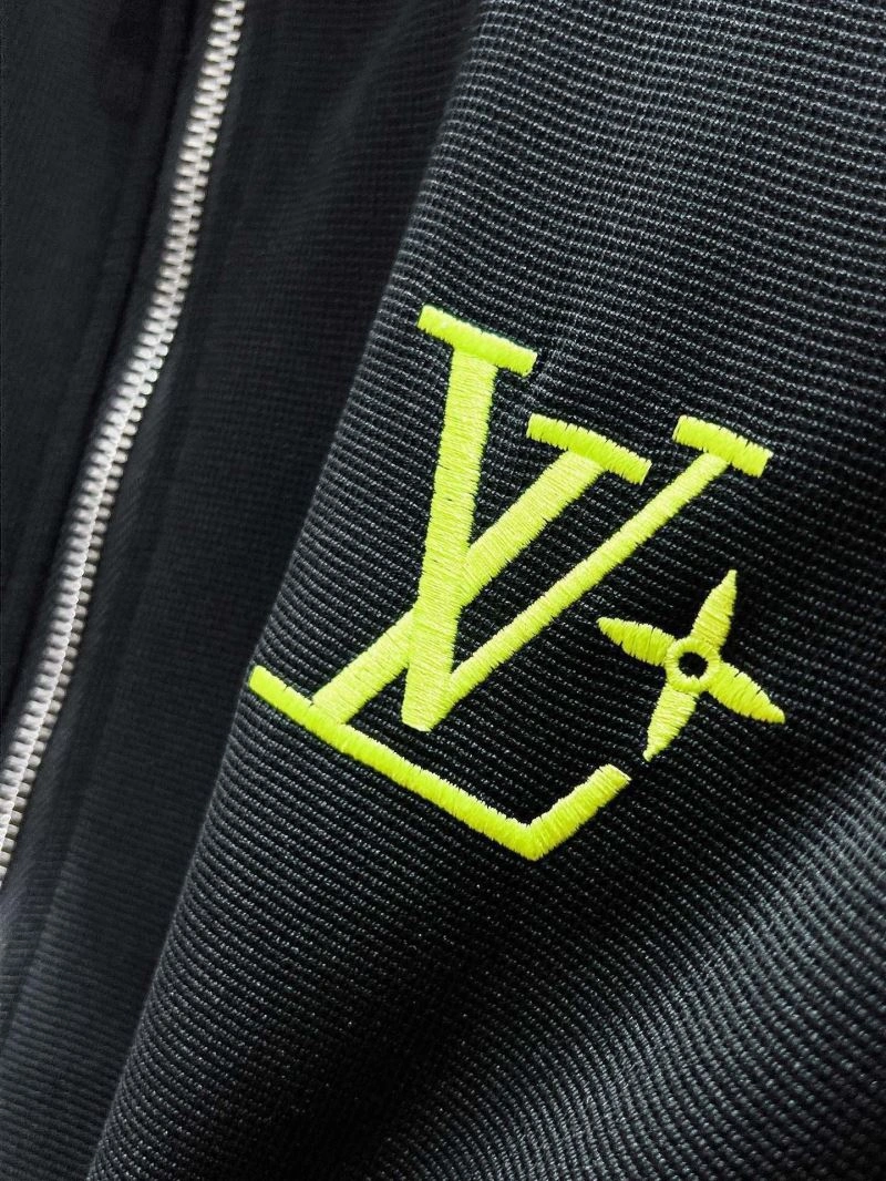 Fashionable Louis Vuitton Long Suits 137785