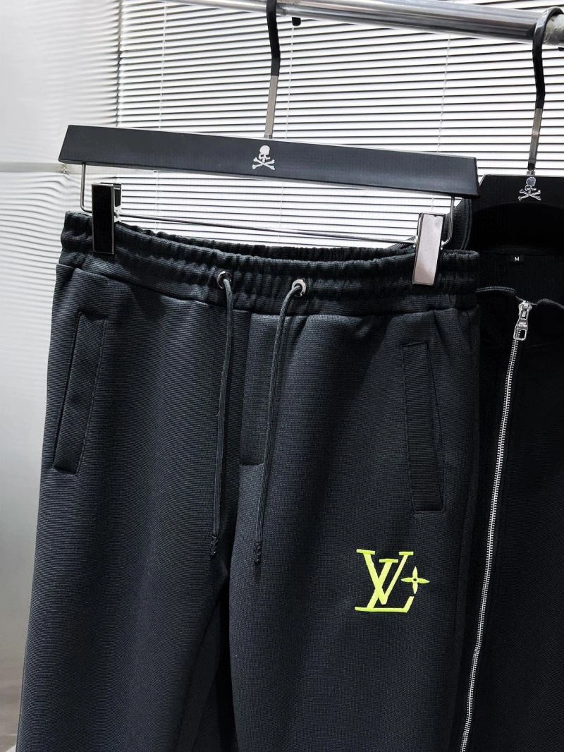 Fashionable Louis Vuitton Long Suits 137785