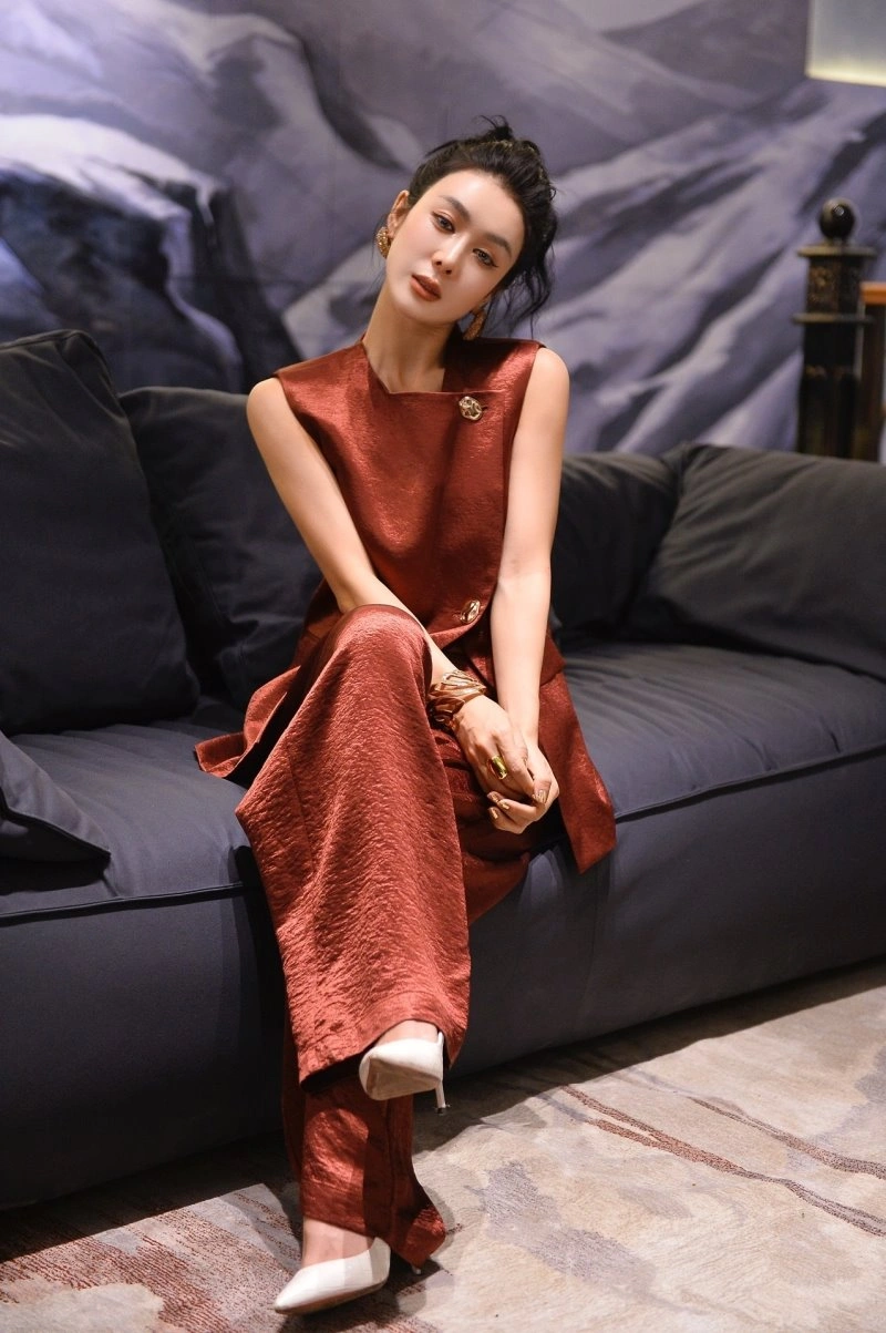 Tailored Louis Vuitton Long Suits 131071