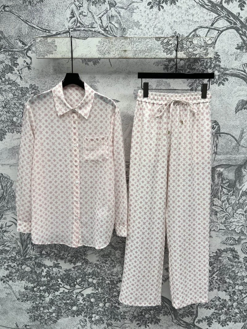 UrbanStyle Louis Vuitton Long Suits 130756