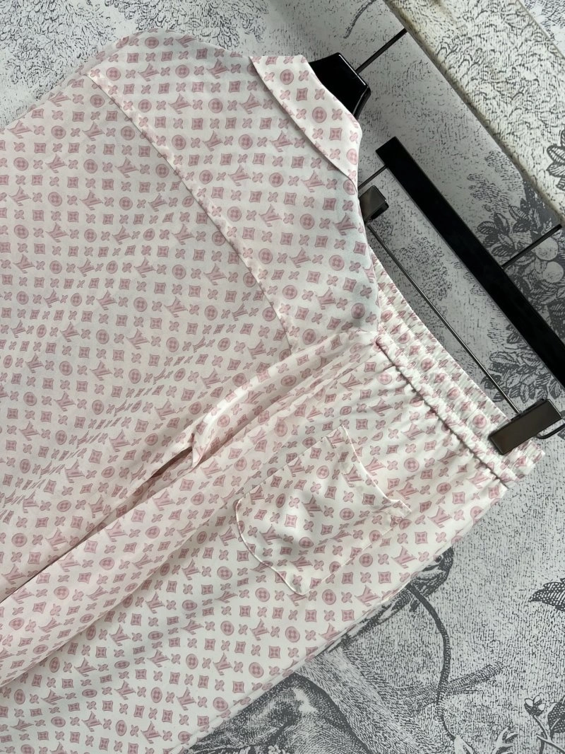 UrbanStyle Louis Vuitton Long Suits 130756