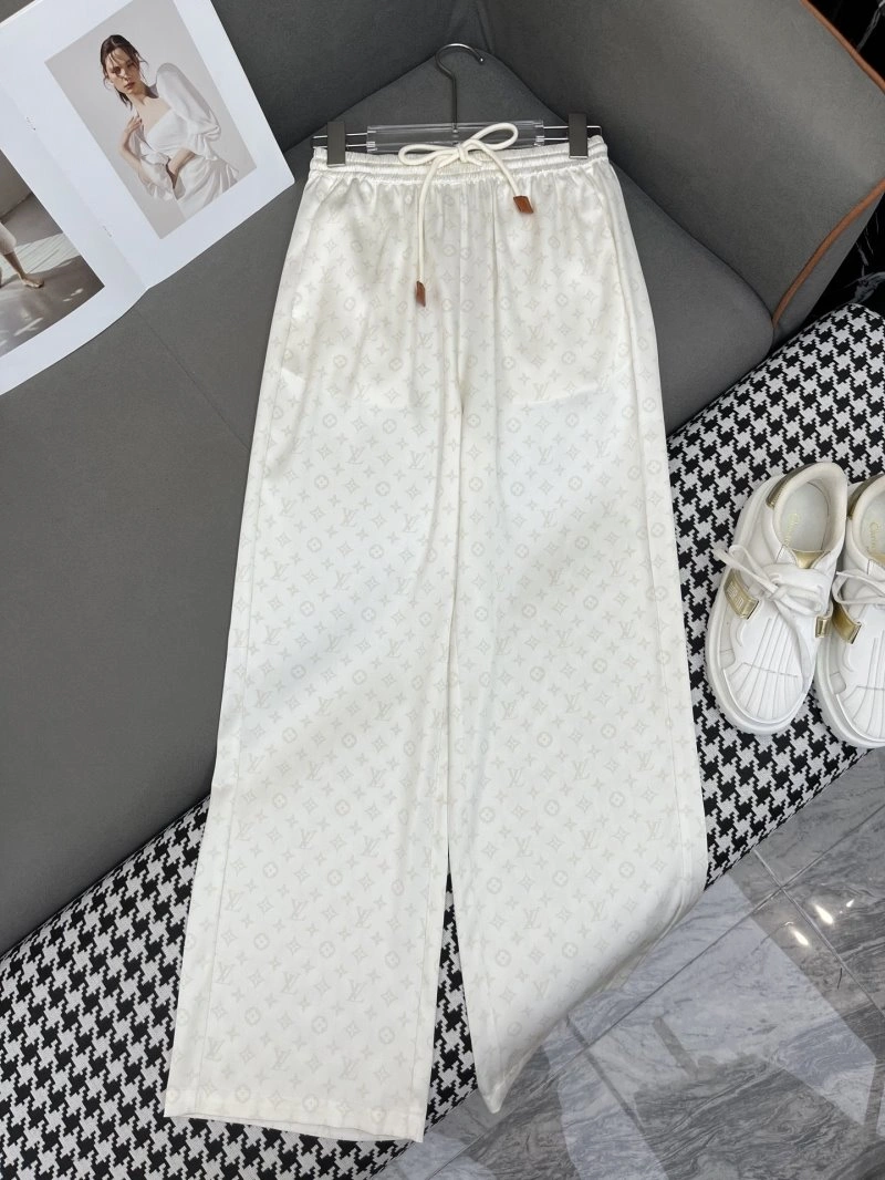 Packable Louis Vuitton Long Suits 131394