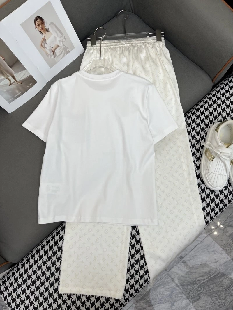 Packable Louis Vuitton Long Suits 131394
