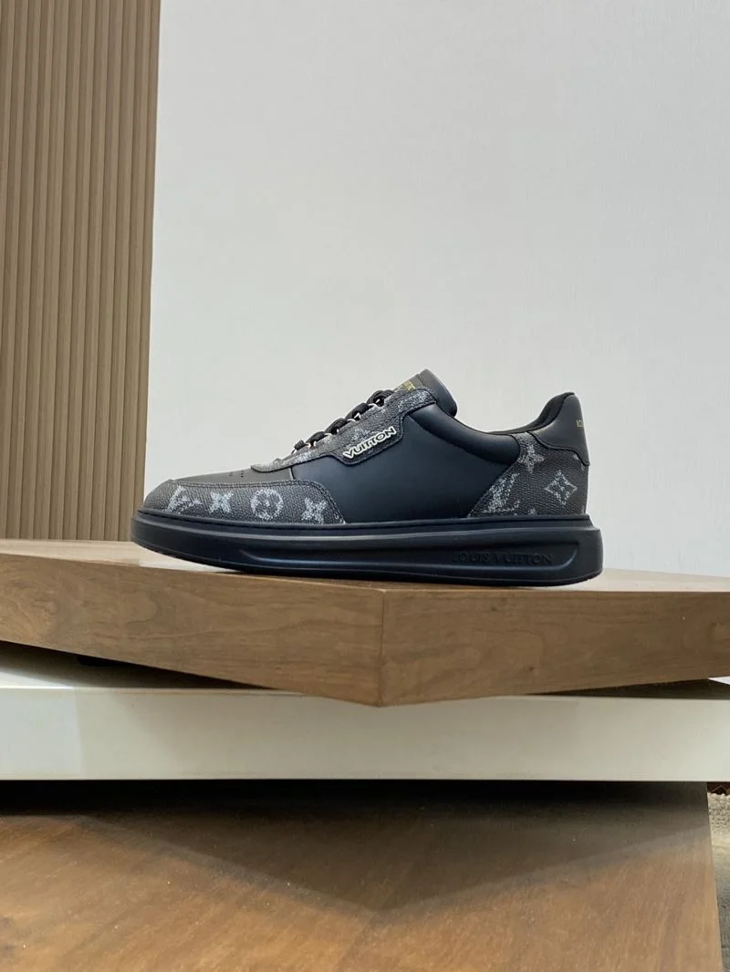 Durable Louis Vuitton Low Shoes 30792
