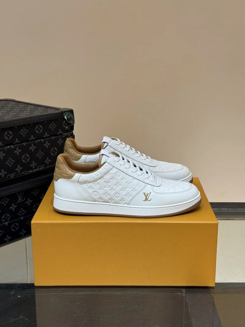Bright Louis Vuitton Low Shoes 30816