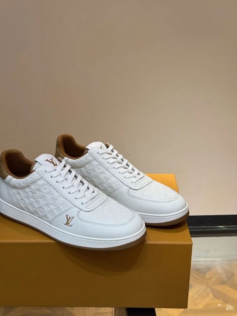 Bright Louis Vuitton Low Shoes 30816