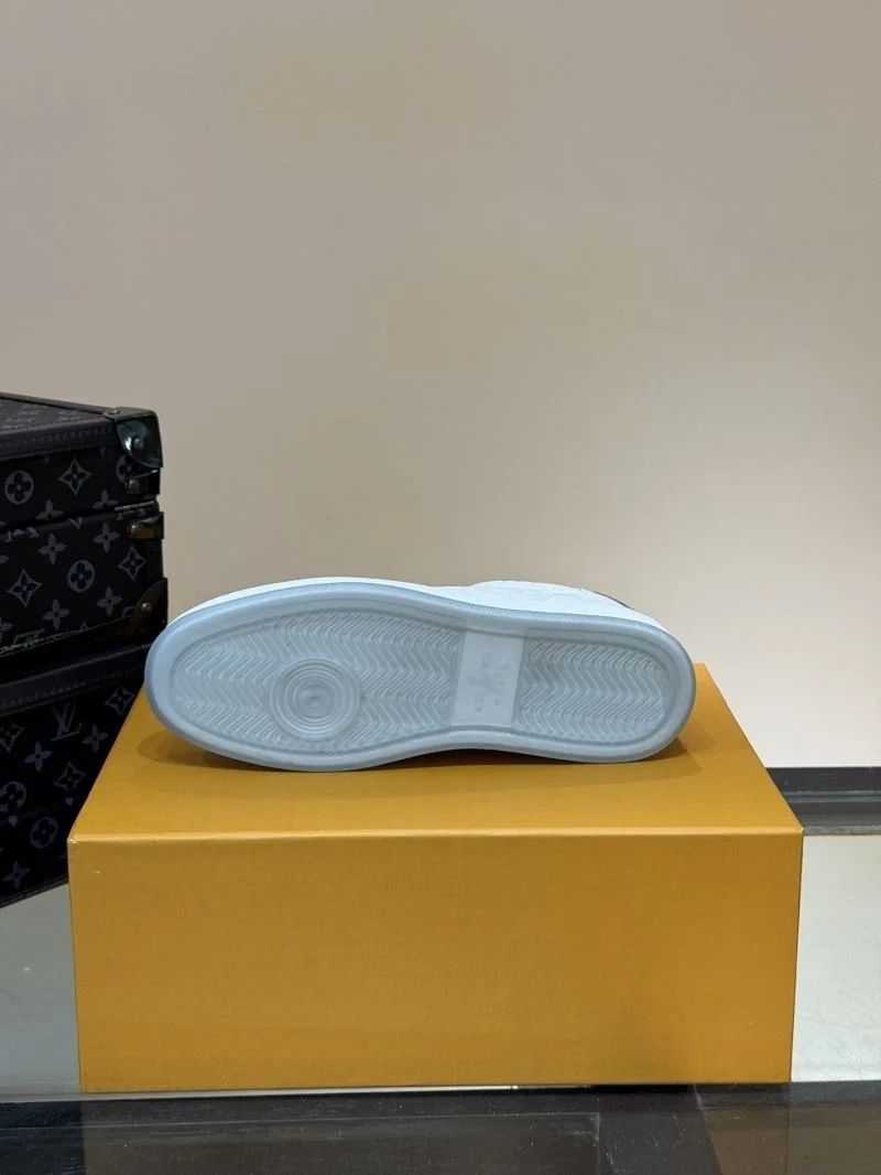 Louis Vuitton Low Shoes Practical 30324
