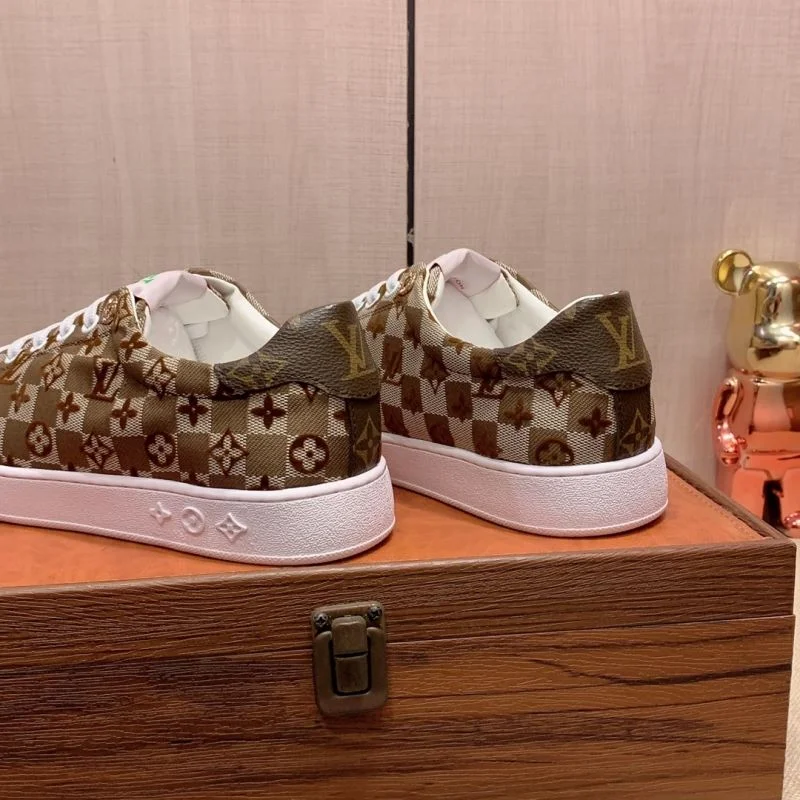 Versatile Louis Vuitton Low Shoes 30793
