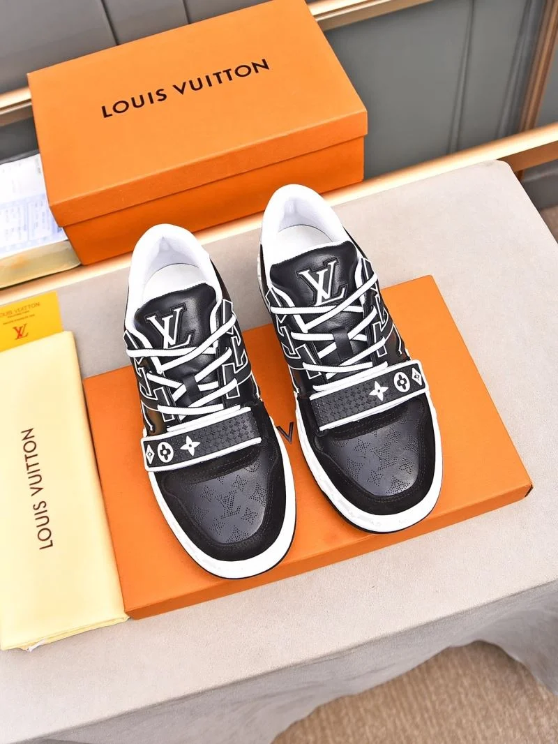 Bold Louis Vuitton Low Shoes 30804