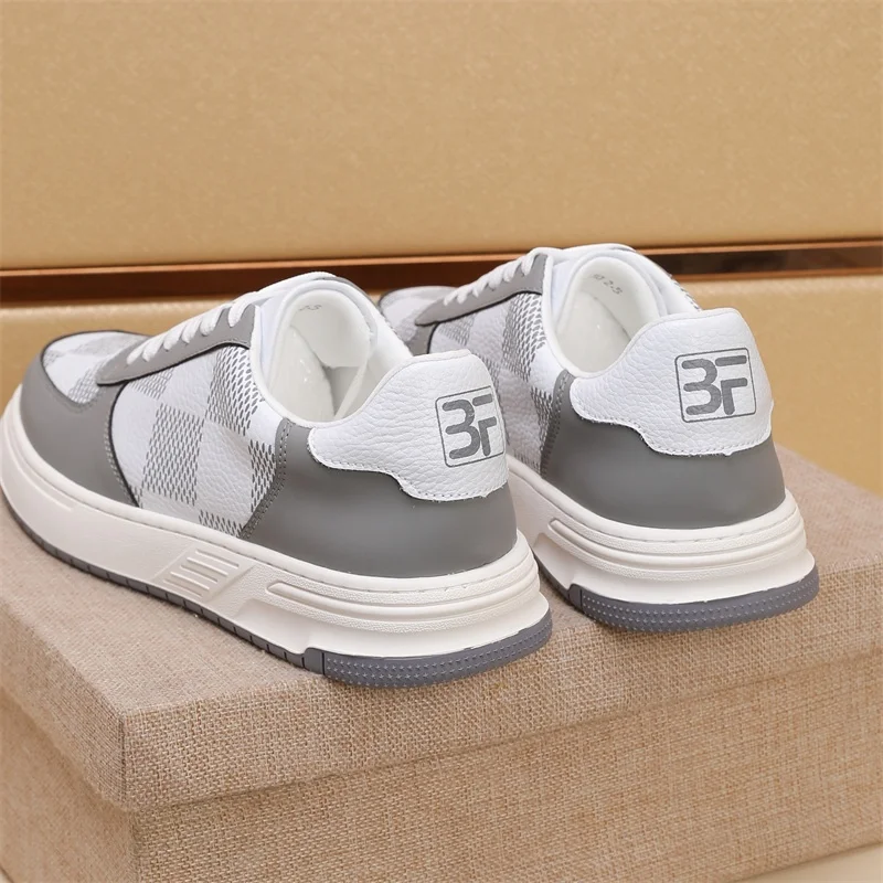 Louis Vuitton Low Shoes TimelessDesign 30813
