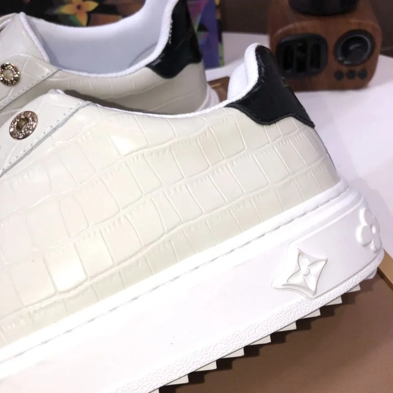 Louis Vuitton Low Shoes Supportive 30815