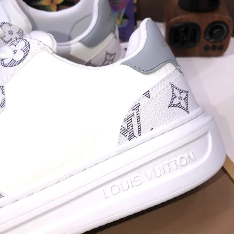 ZipUp Louis Vuitton Low Shoes 30810