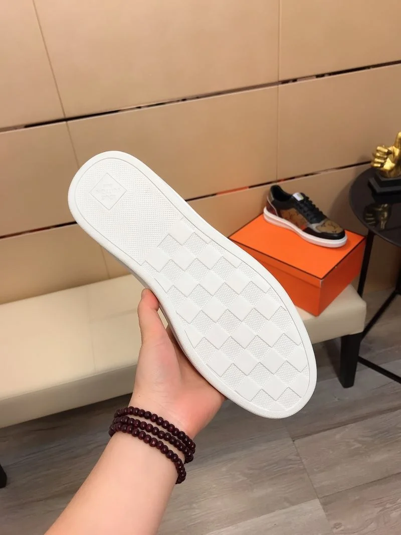 Louis Vuitton Low Shoes Chic 30778