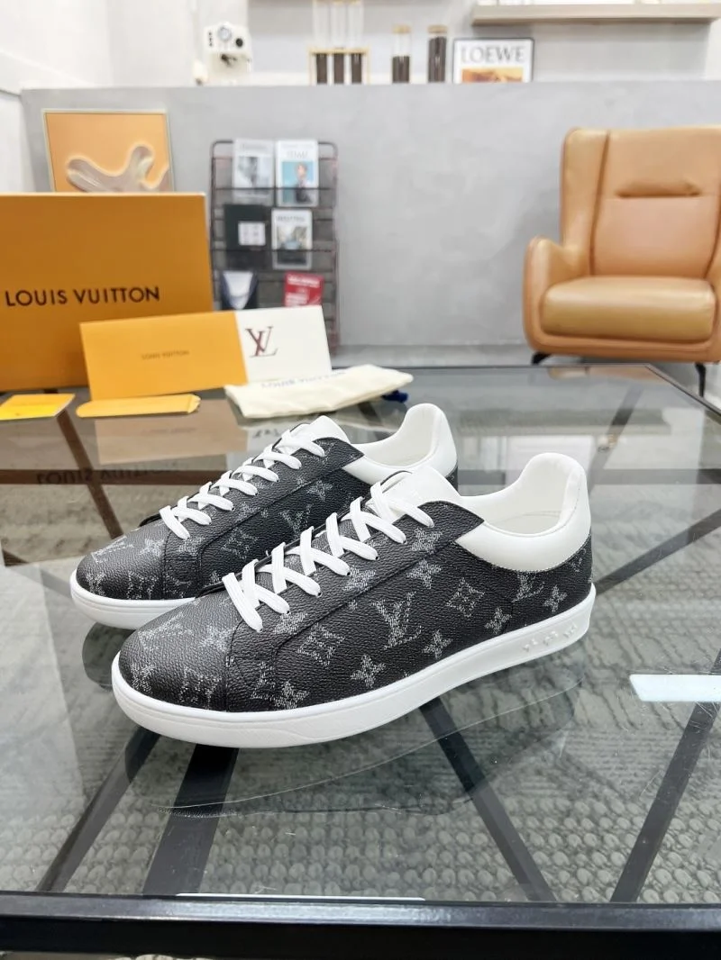 Louis Vuitton Low Shoes FashionForward 30765