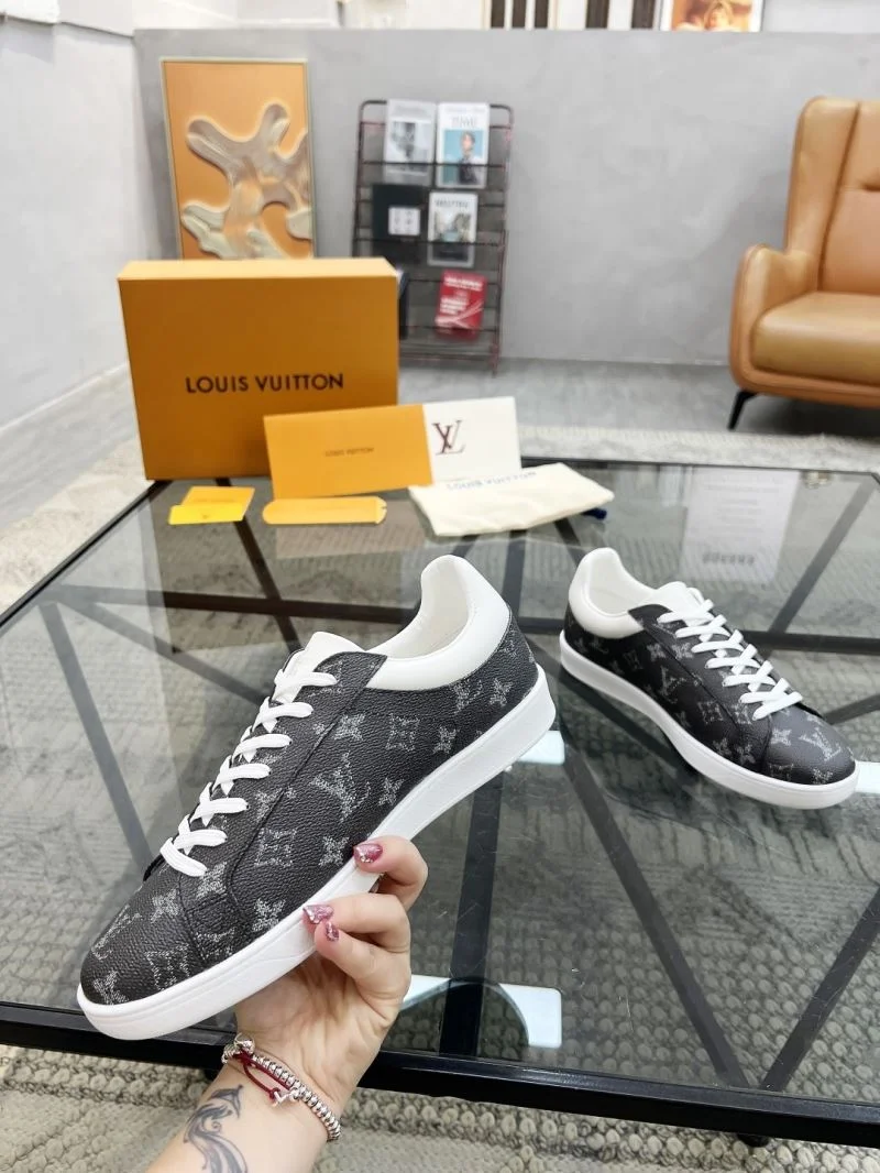 Louis Vuitton Low Shoes FashionForward 30765
