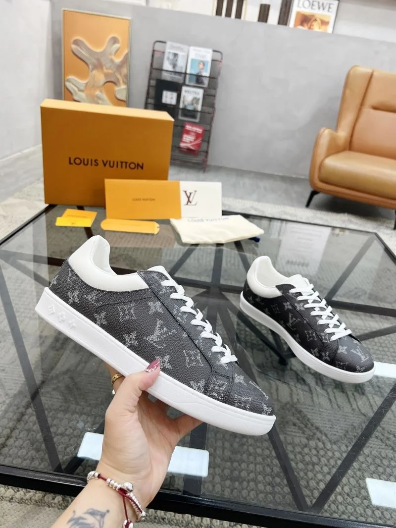 Louis Vuitton Low Shoes FashionForward 30765