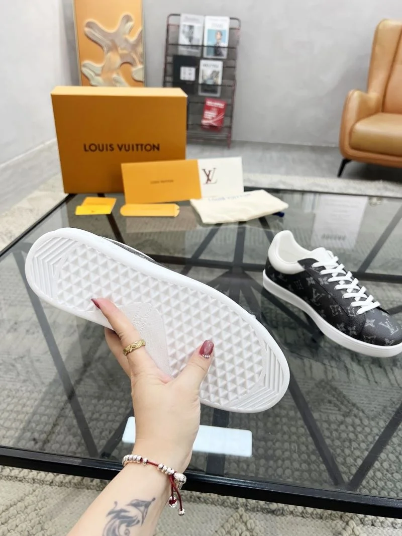 Louis Vuitton Low Shoes FashionForward 30765