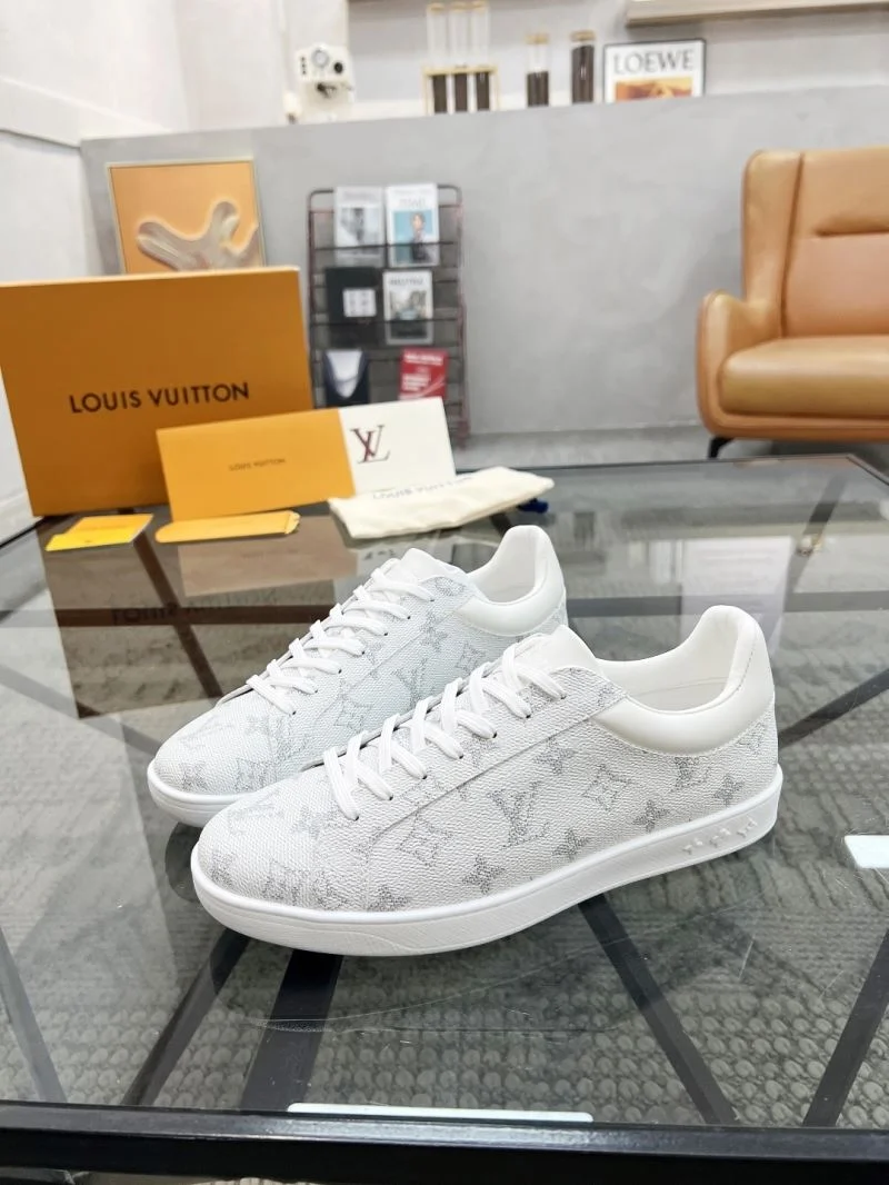 Louis Vuitton Low Shoes Sporty 30757