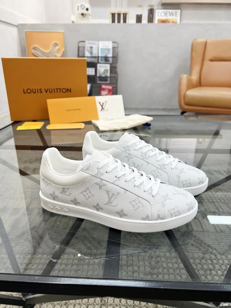 Louis Vuitton Low Shoes Sporty 30757