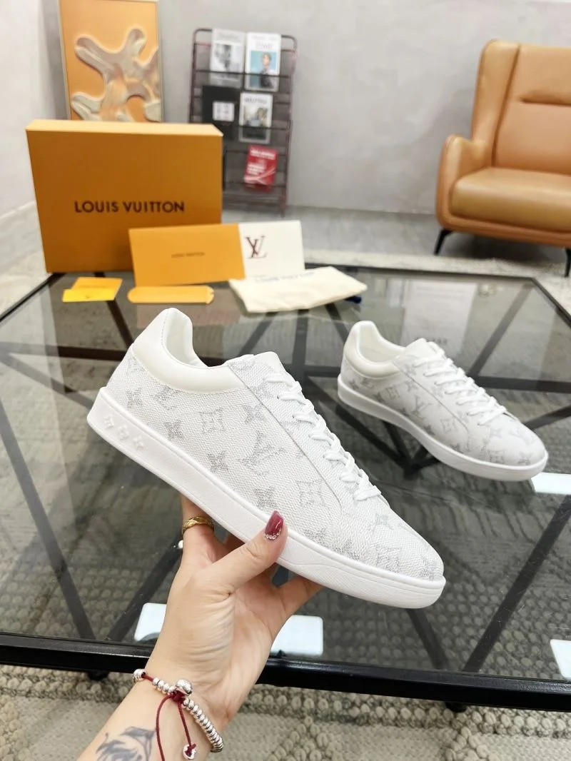 Louis Vuitton Low Shoes Sporty 30757