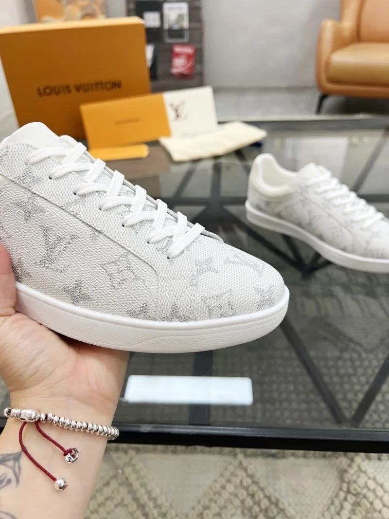 Louis Vuitton Low Shoes Sporty 30757