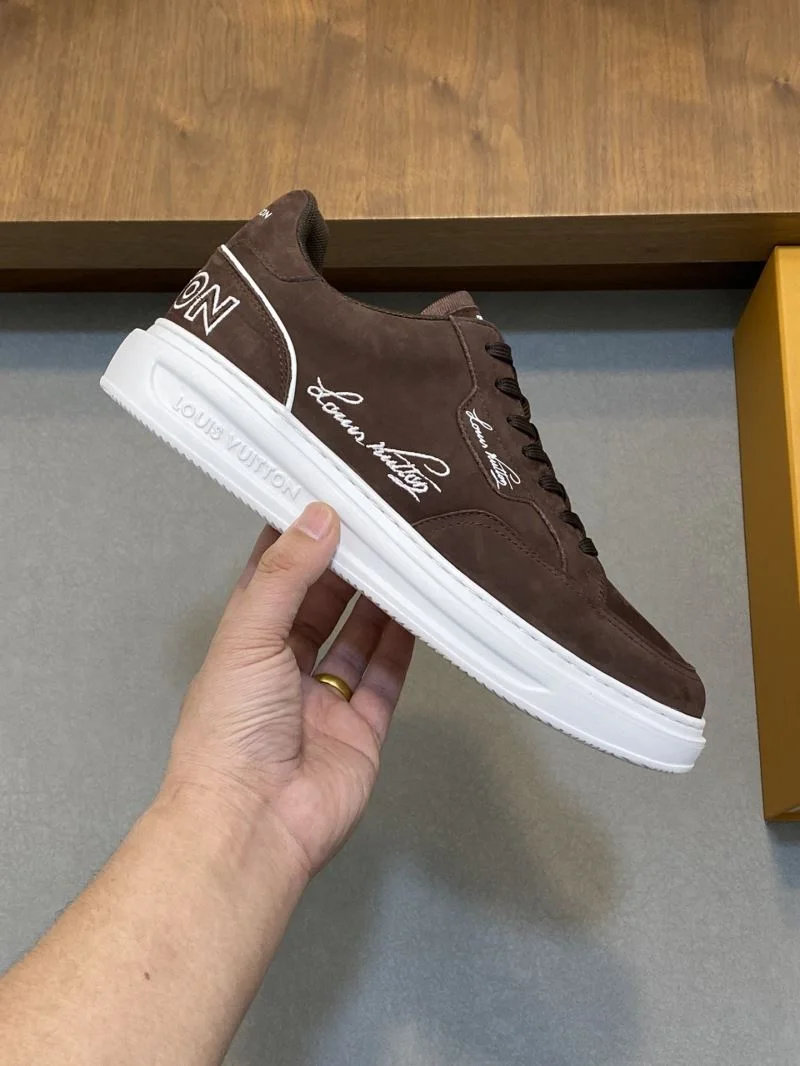 UrbanChic Louis Vuitton Low Shoes 30747
