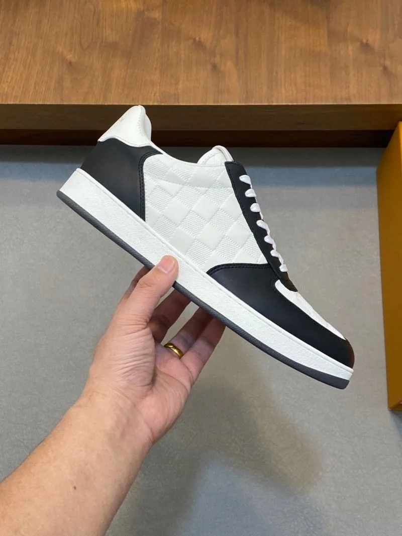 Durable Louis Vuitton Low Shoes 30733