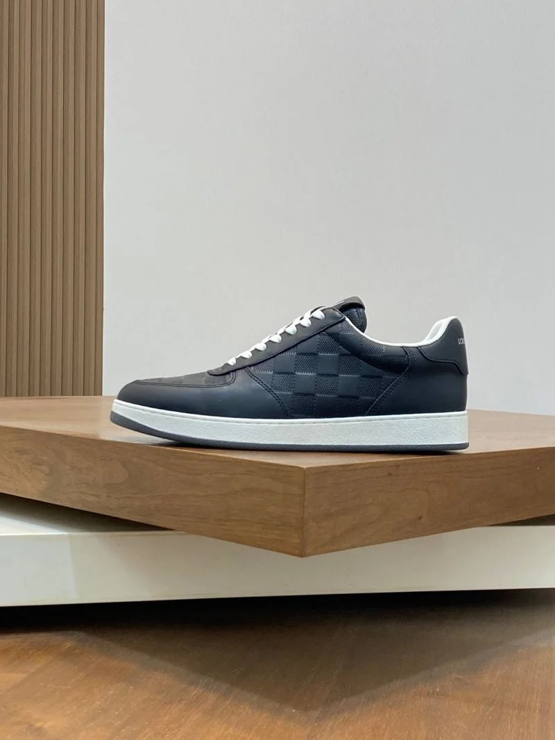 Cozy Louis Vuitton Low Shoes 30732