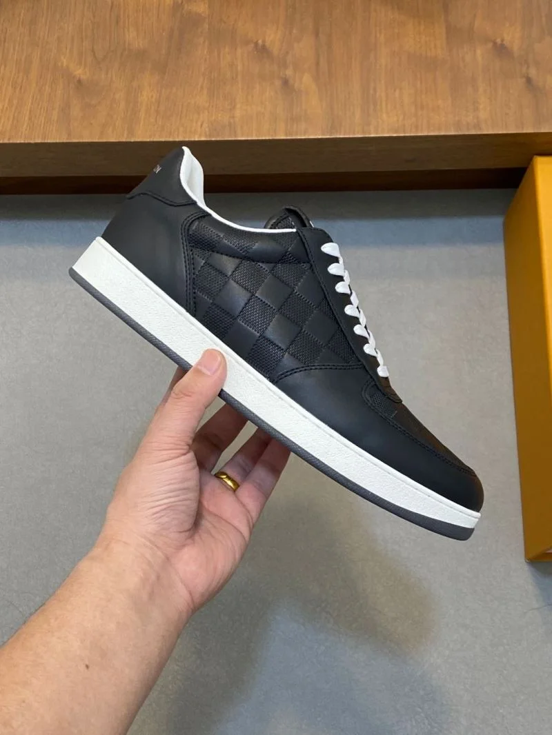 Cozy Louis Vuitton Low Shoes 30732