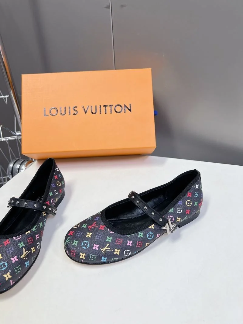 Louis Vuitton Low Shoes RelaxedFit 31647