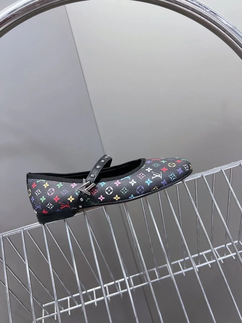 Louis Vuitton Low Shoes RelaxedFit 31647