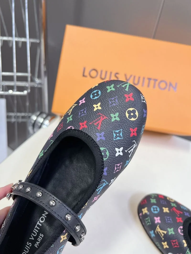 Louis Vuitton Low Shoes RelaxedFit 31647