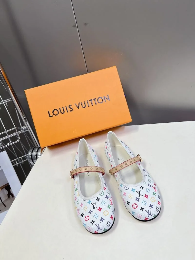 SportInspired Louis Vuitton Low Shoes 31645