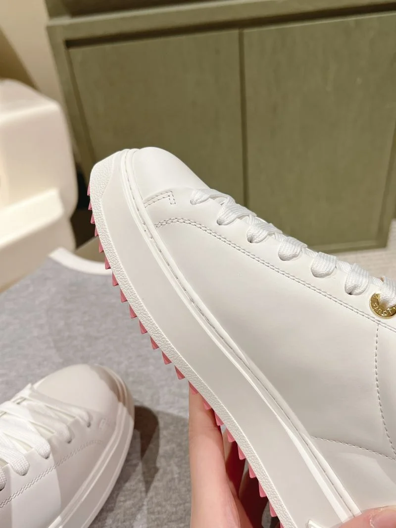 Durable Louis Vuitton Low Shoes 31644