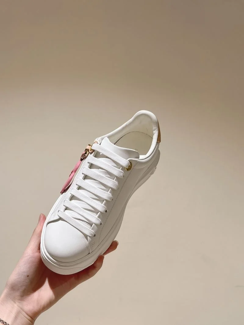 Durable Louis Vuitton Low Shoes 31644