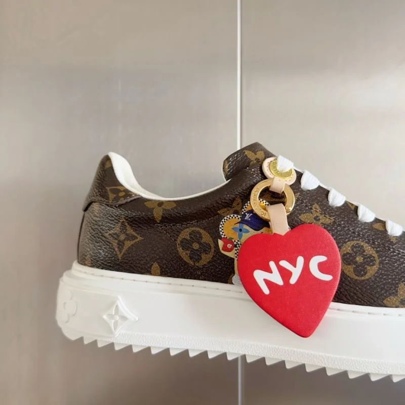 Louis Vuitton Low Shoes MoistureWicking 31646