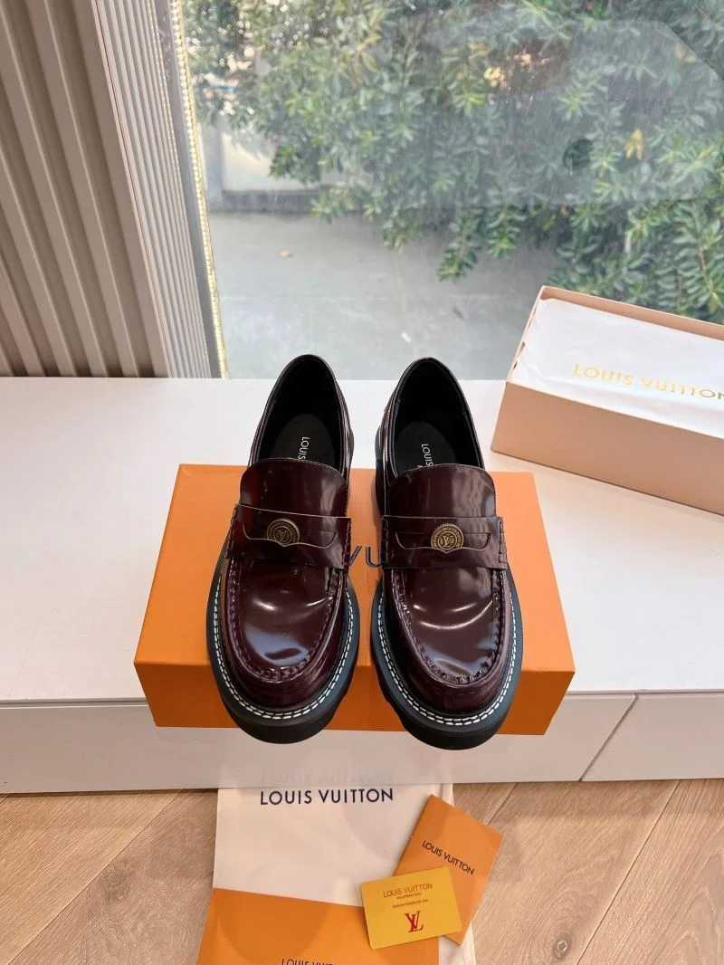WeatherProof Louis Vuitton Low Shoes 31642