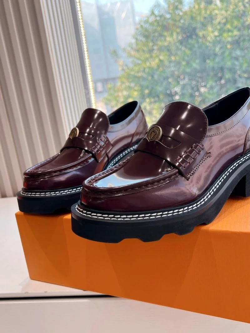 WeatherProof Louis Vuitton Low Shoes 31642