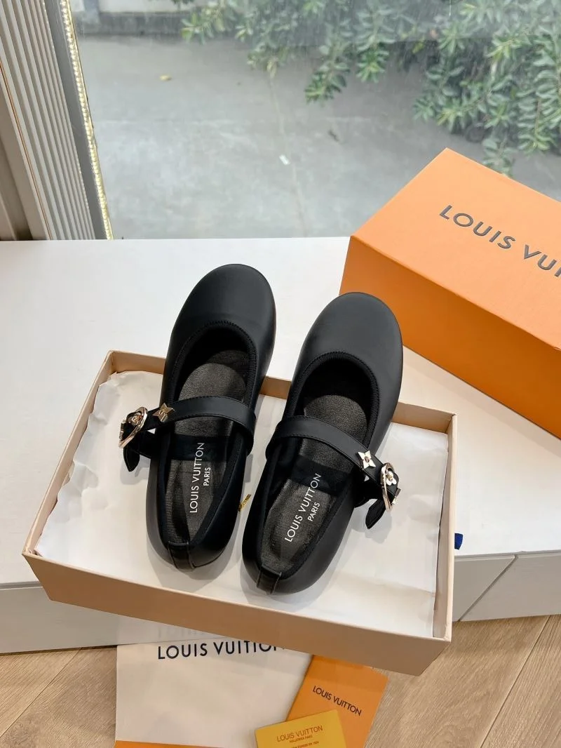 SportInspired Louis Vuitton Low Shoes 31629