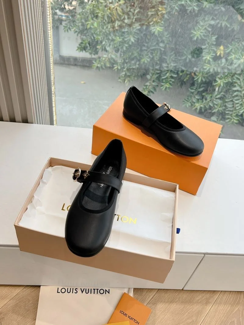 SportInspired Louis Vuitton Low Shoes 31629