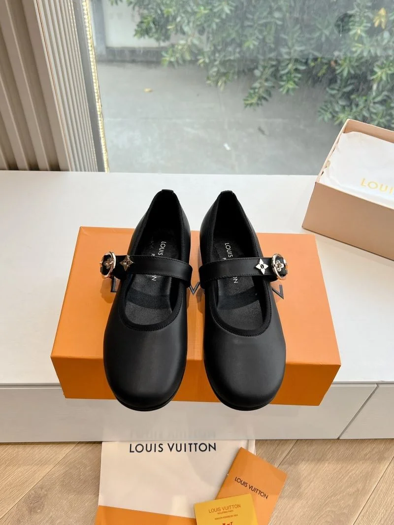 SportInspired Louis Vuitton Low Shoes 31629