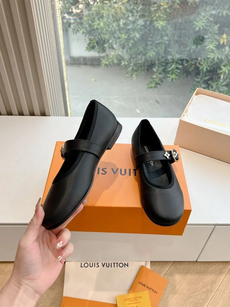 SportInspired Louis Vuitton Low Shoes 31629