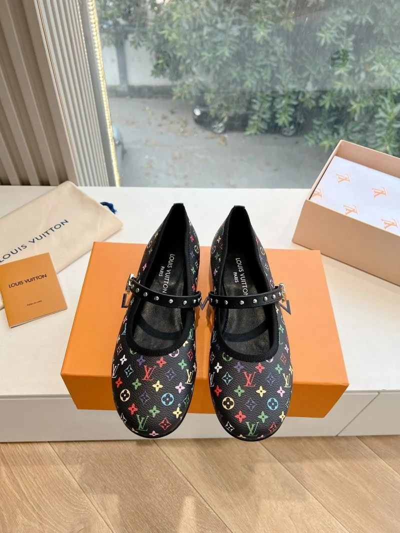 Louis Vuitton Low Shoes WellDesigned 31635