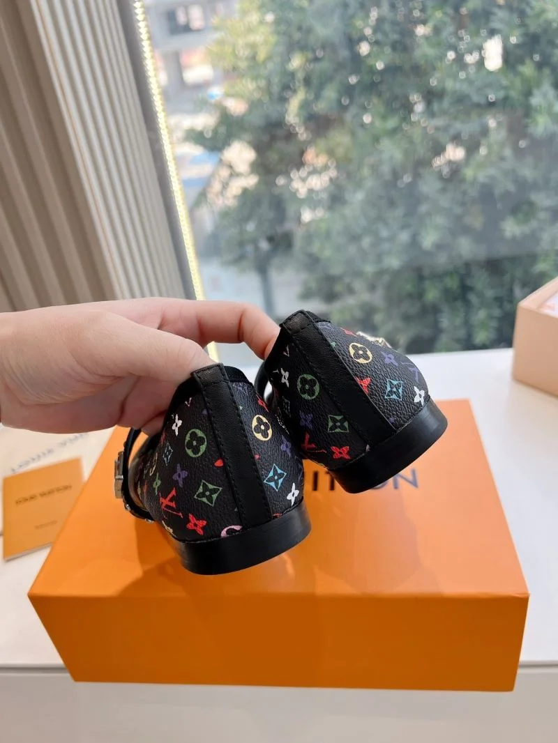 Louis Vuitton Low Shoes WellDesigned 31635
